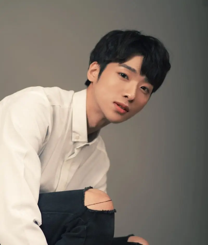 Off The Cuff former member Rowoon