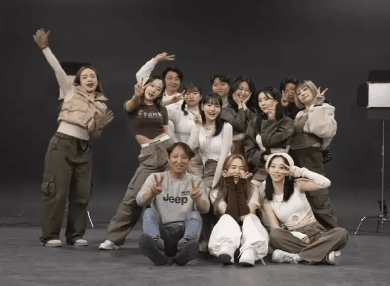 ONEST members are Seunga, Nabi, Yu1L, Dayun, Je Hwanhee, Kim Taehee, Kim Yejin, Nahyun, and Sara K.
