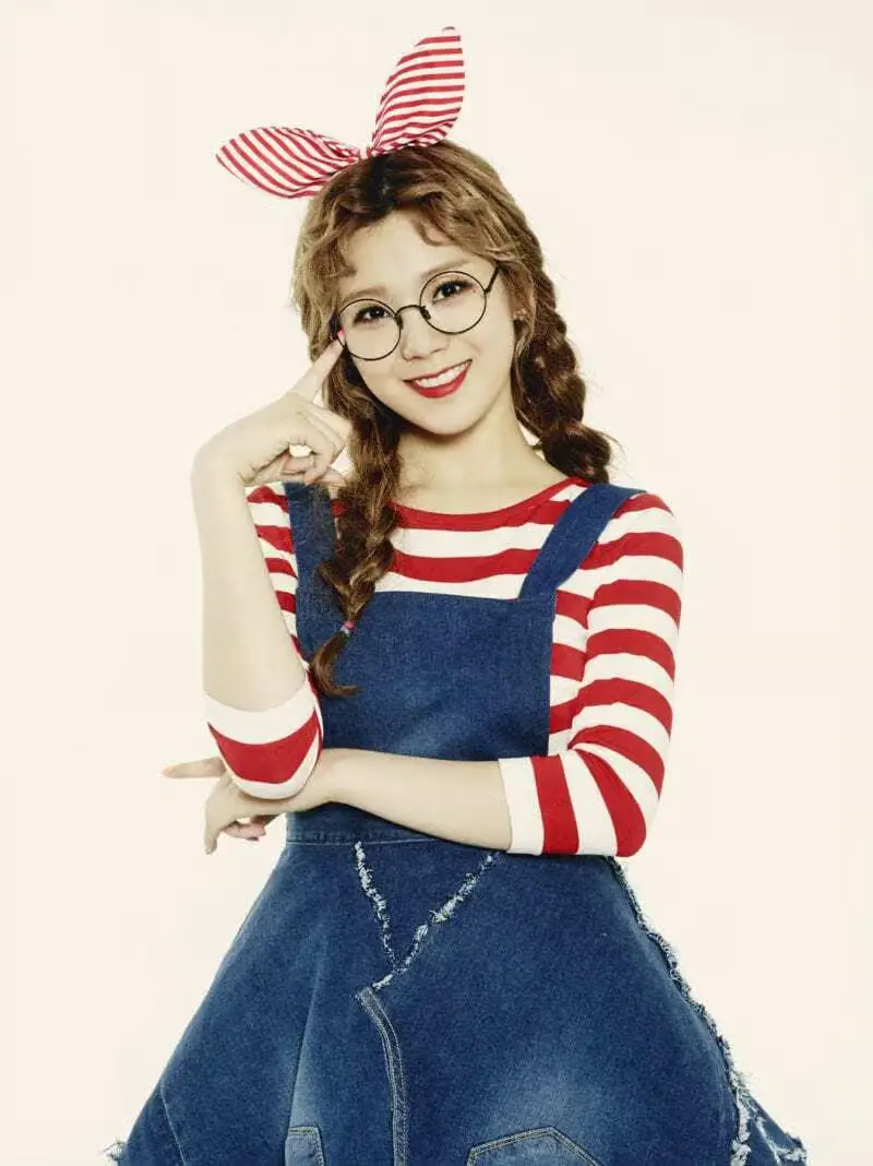Orange Caramel member Lizzy