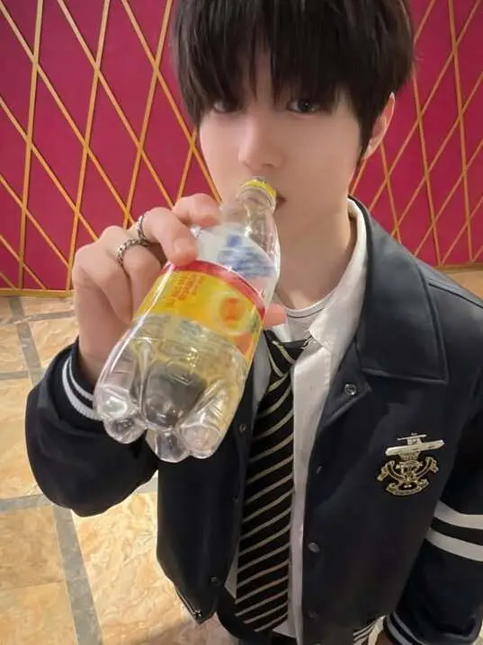 OUIBOYS Members Profile: Full Names, Ages, Heights, Weights and More OUIBOYS member Sihwan