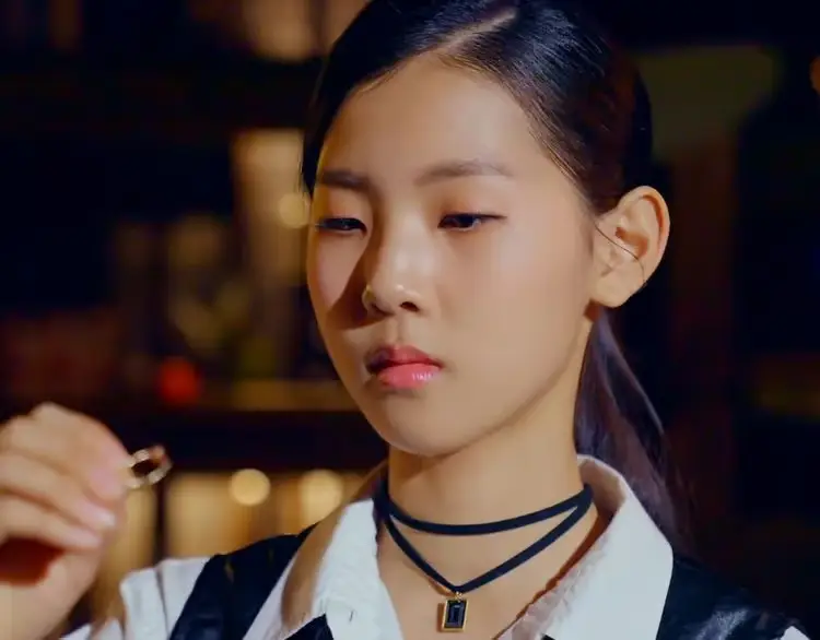 PIERCE former member Shin Hyeonju
