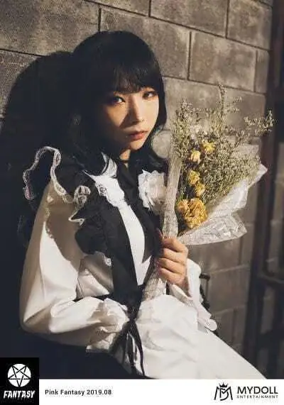 PinkFantasy Shadow member Yechan
