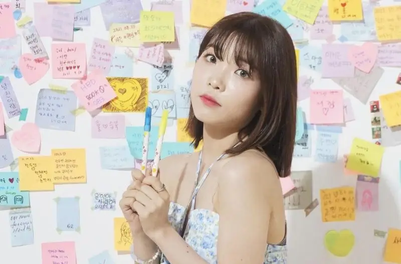 Q6IX member Hyunjoo