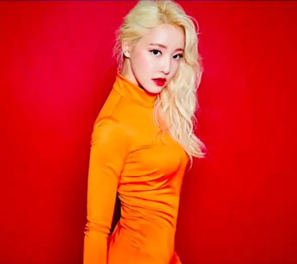 Rainbow member Woori