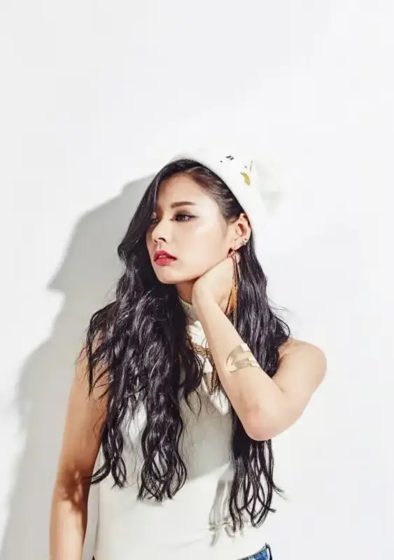 RaNia former member Di