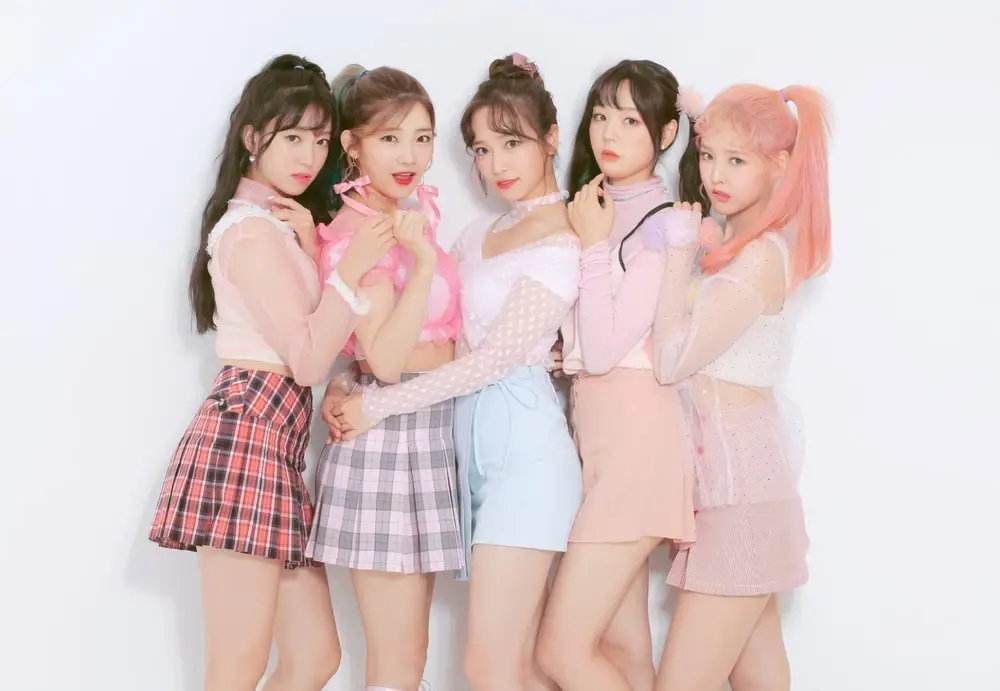 Real Girls Project members are Sori, Young Joo, Yukika, Haseo, Jeewon, Mint, Yeeun, Jiseul, Suji, and Jane.