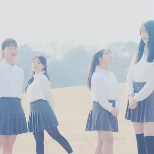 Refiners members are Gayoung, Nahyun, Seomi, and Minchae.