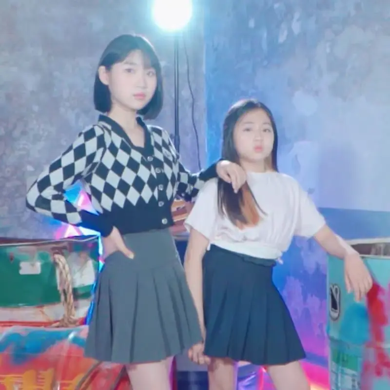 Re:Kids Angel members are SeoYoung, and Yeju.