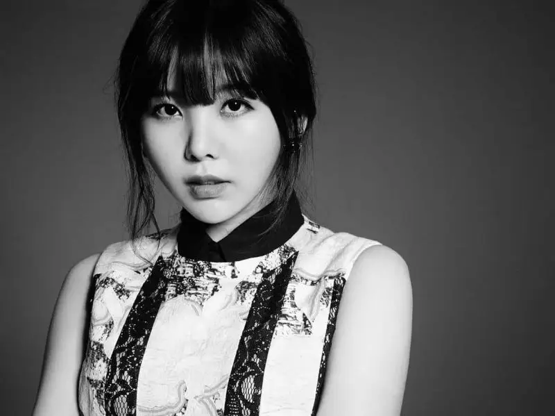 Resonar member Raina