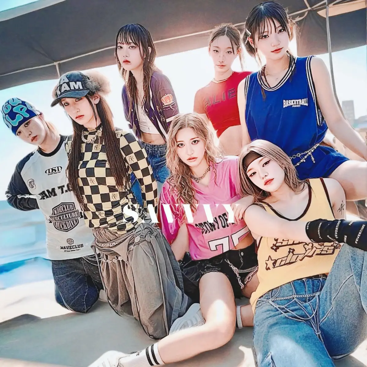 SAVVVY members are Soohyun, Yujin, HYO, Nahyun, Gayeon, Jisol, Juhyeon, Ayoung, Sungkyung, Hyunjoo, Jisoo, Seon, Yerin, Dahyeon, and Kiri.