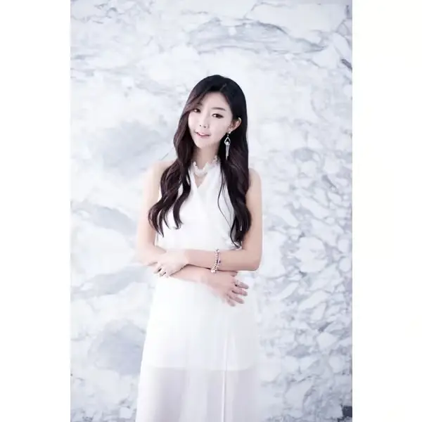 SECOND member Yena