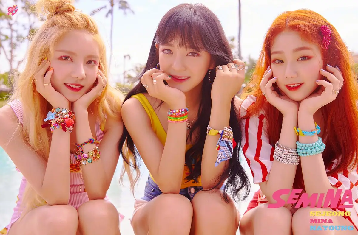 SEMINA members are Nayoung, Sejeong, and Mina.