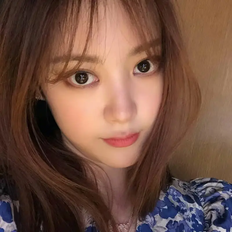 Shining Star (YG China) Girls former member Pinky / Bella