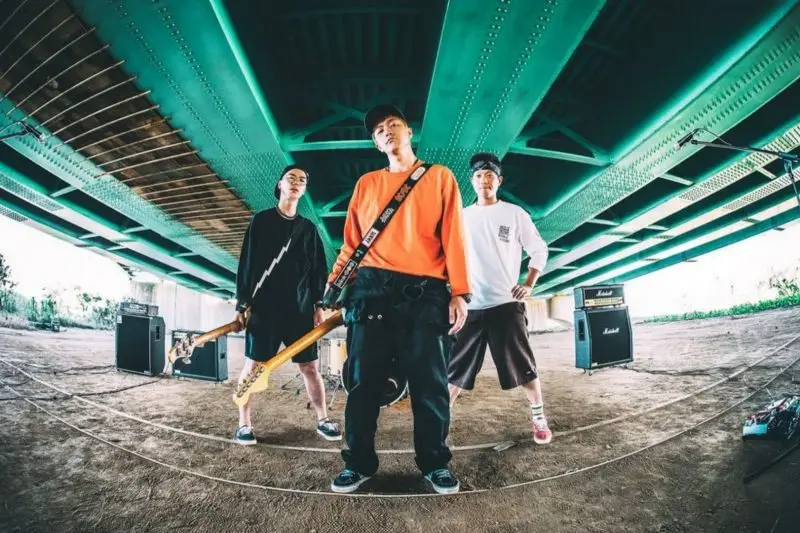 SIDECAR members are Suho, Hoonmoo, and Junghoon.