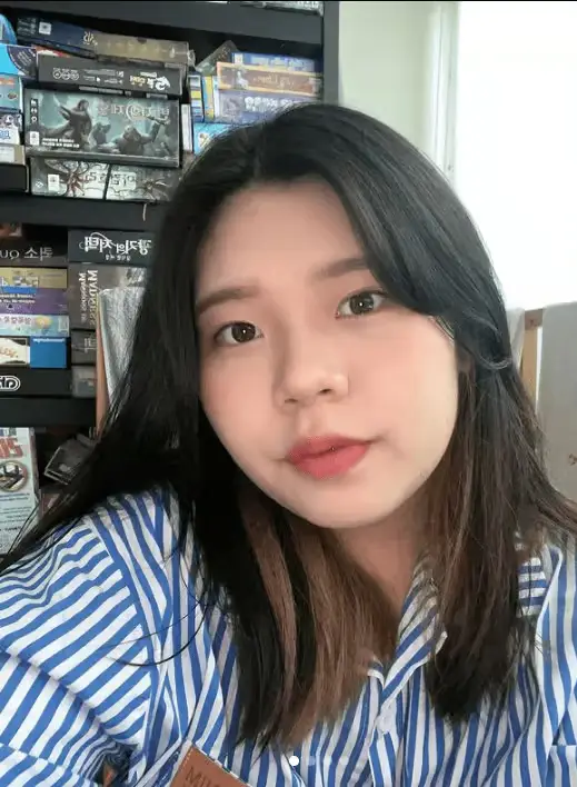 Silhouette member Gyeong