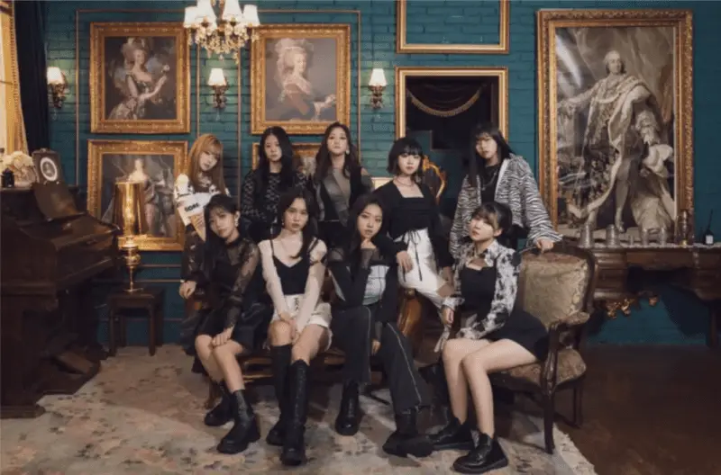 Silhouette members are Gayeon, Namhui, Gyuri, Chaeyeong, Seonhui, Yubin, Sehyun, Yeonju, and Gyeong.