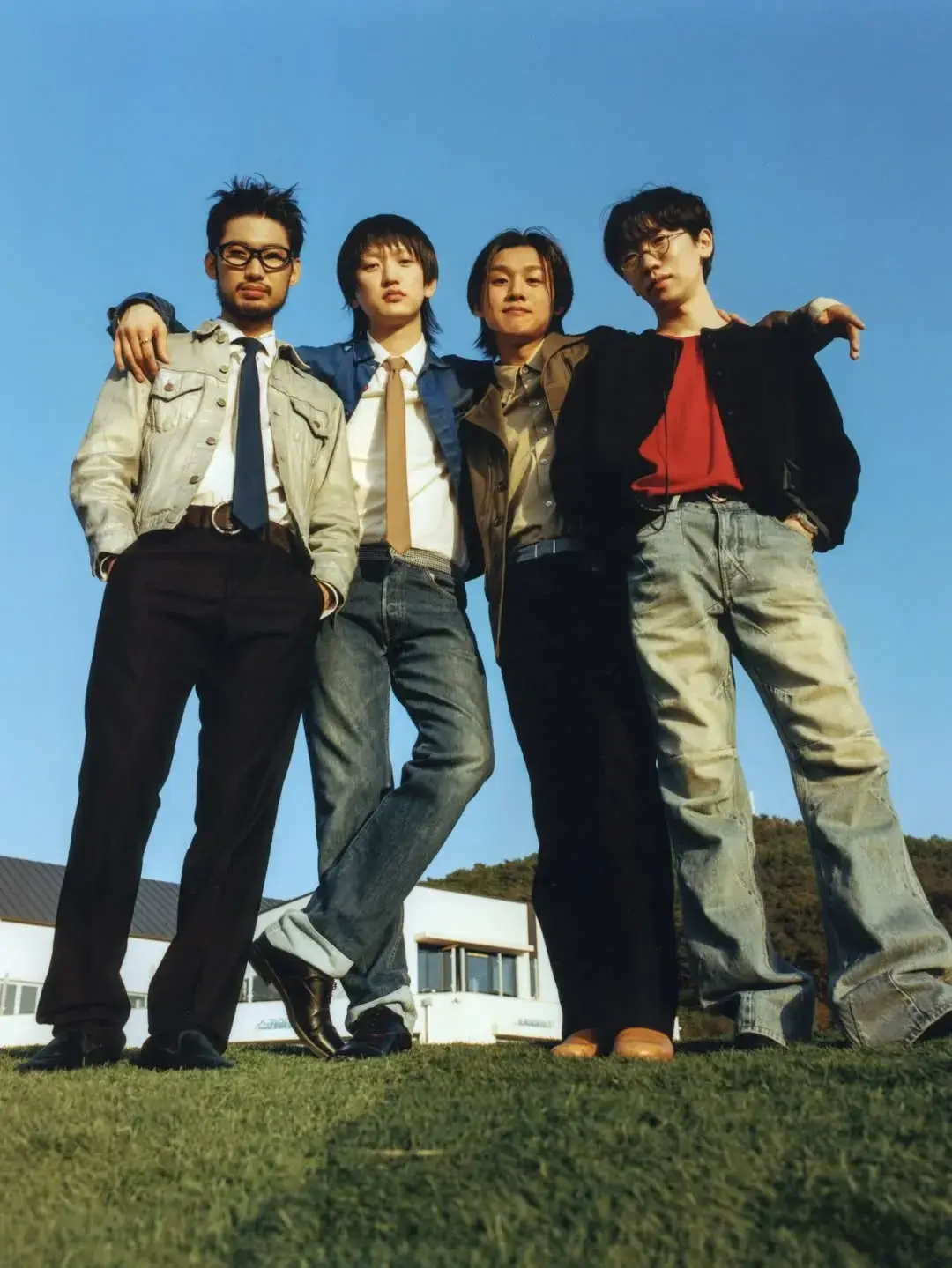 SILICA GEL members are Geonjay, Hanjoo, Chunchu, and Woonghee.