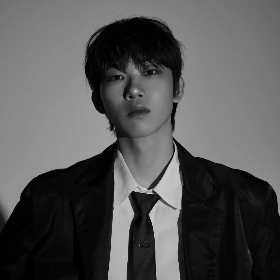Sonlmor member Kim Yeonghwi