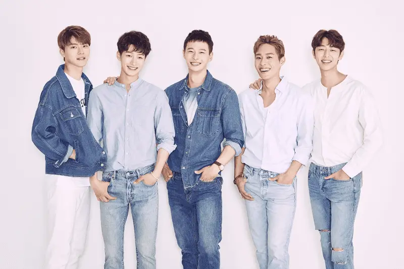 SURPRISE U members are Yoon Jeonghyeok, Eun Haeseong, Ji Gunwoo, and Kim Hyunseo.