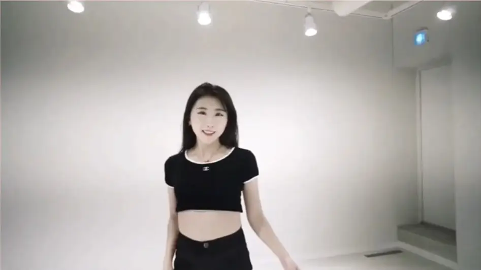 Swalla member Yena