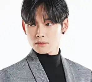 T.E.N member Rohyoon