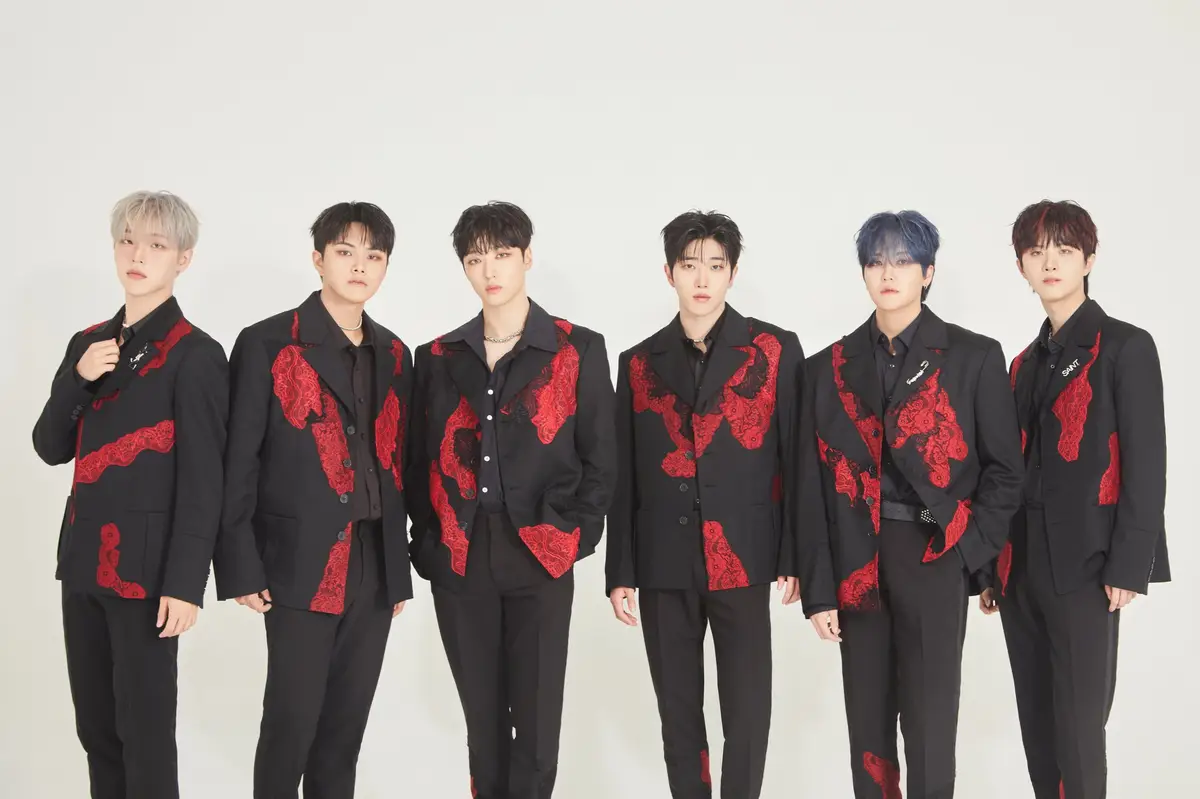 The KingDom members are Dann, Arthur, Mujin, Louis, Ivan, and Jahan.