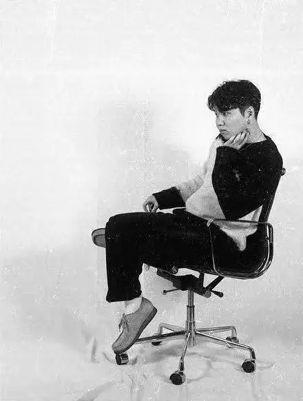 The Poles member Lee Hwangje
