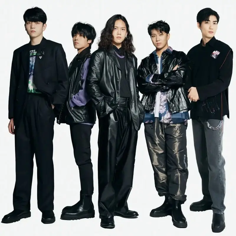 The Whales members are Jung Sukhoon, YangJang Semin, Kim Joonseo, and Cho Kihun.