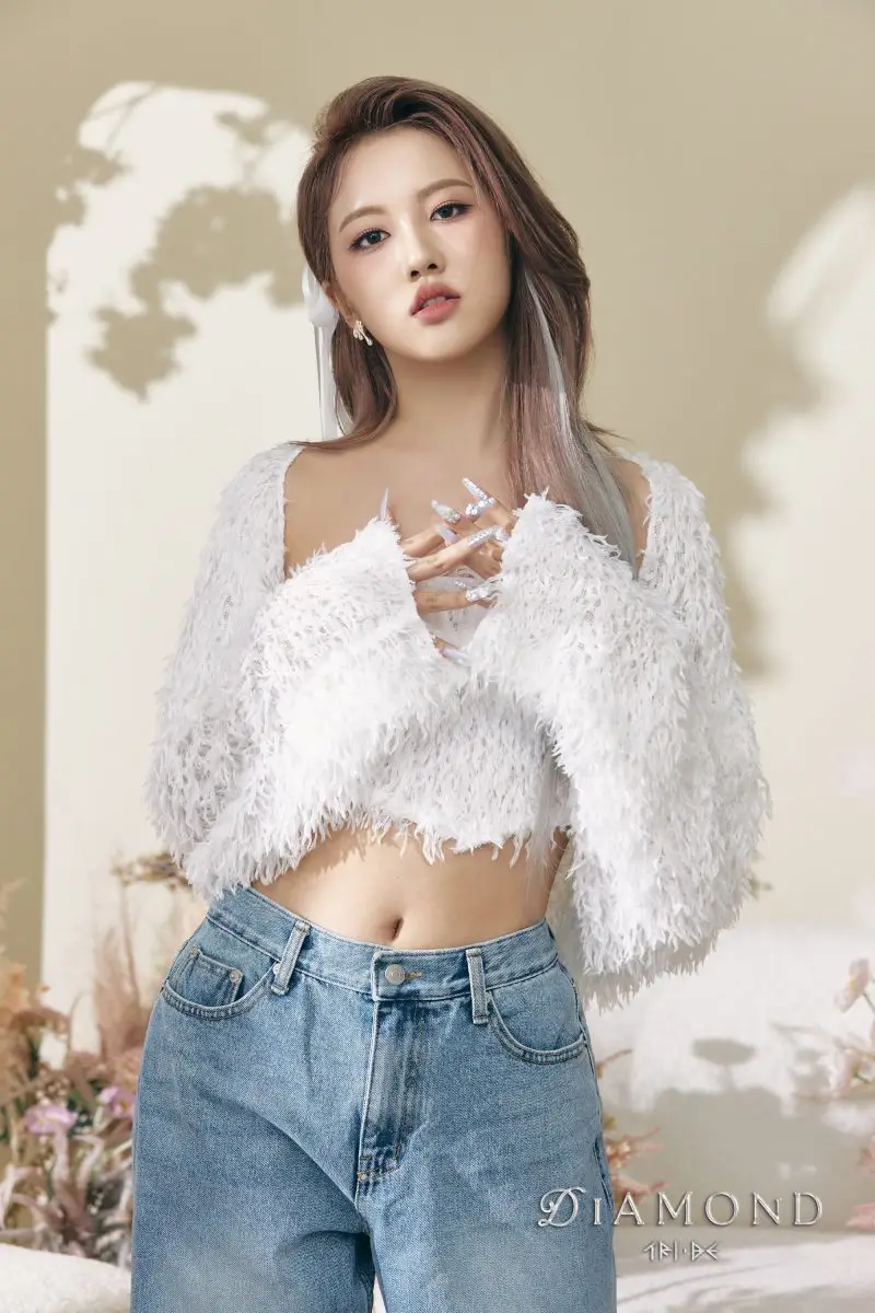 TRI.BE member Jia