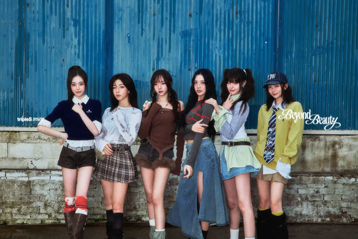 tripleS Moon members are Sullin, Park SoHyun, JiYeon, Kaede, Park ShiOn, and Lynn.