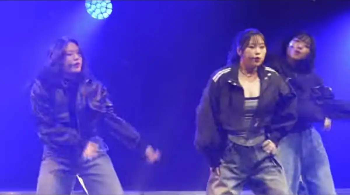 TripleY members are Kyeongok, Yejin, and Chaeyeong.