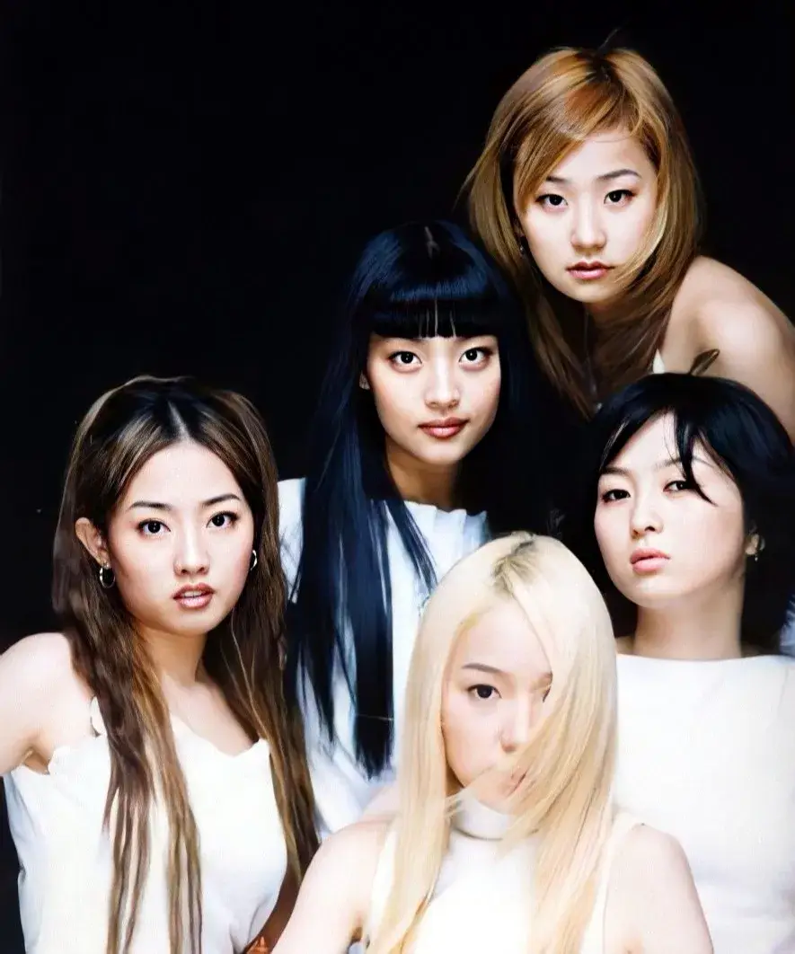T.T.Ma members are Soy, Euni, Semi, Ujin, and Zin.