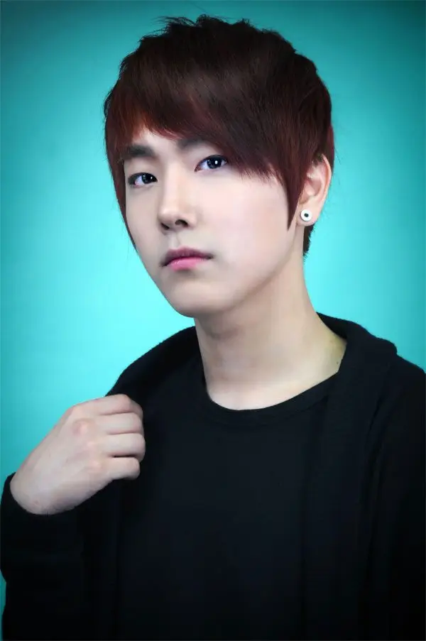 Twi-Light former member Siwoo