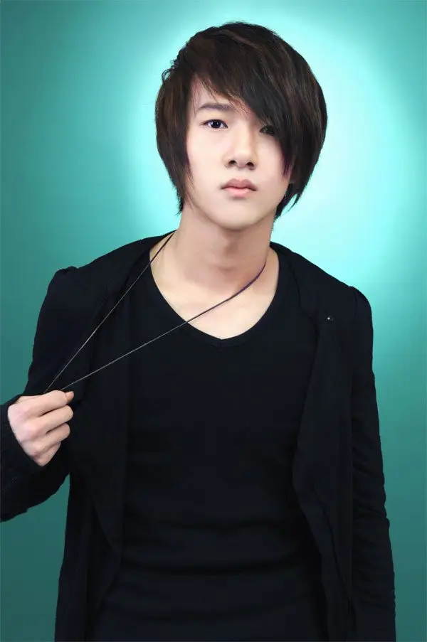 Twi-Light former member Zeno