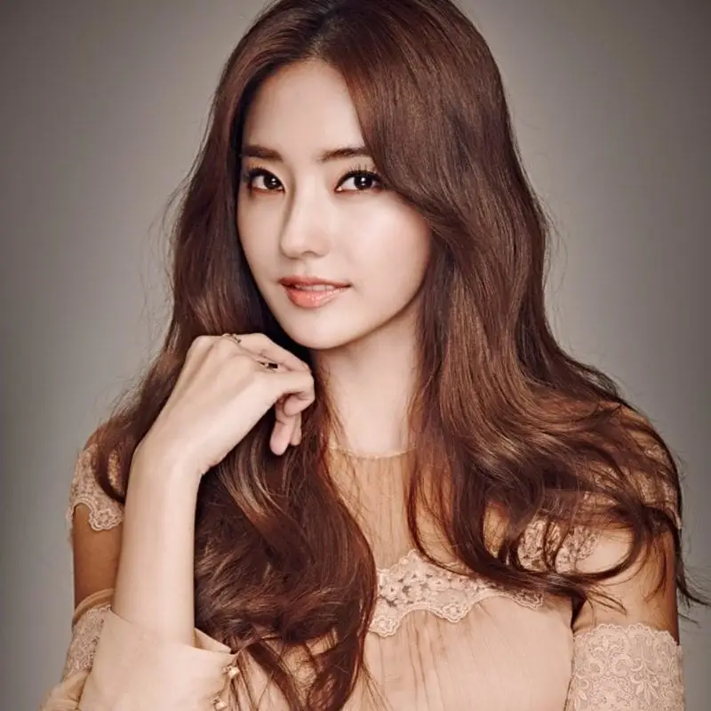 Unnies former member Han Chaeyoung