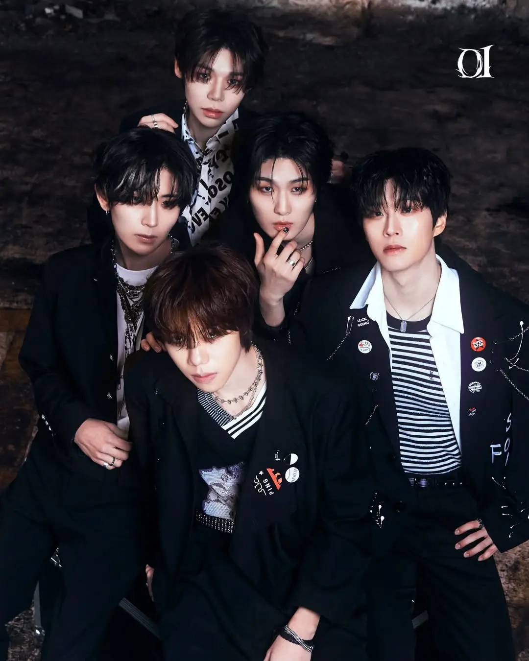 V01D members are Song Uchan, Jo Juyeon, Kevin Park, Jung Jiseob, and Shinnosuke.