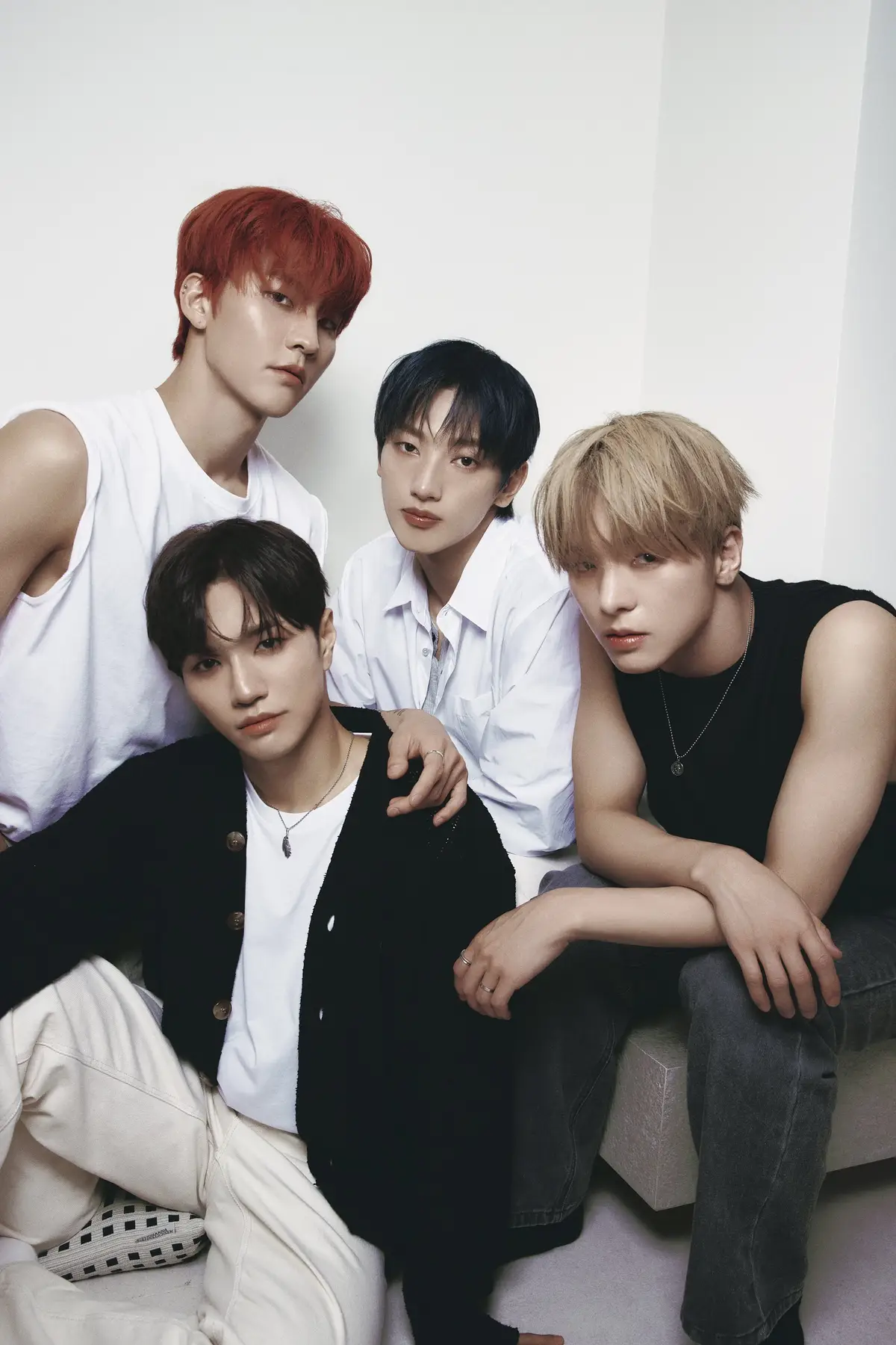 VANNER members are Taehwan, Gon, Hyesung, Sungkook, and Yeonggwang.