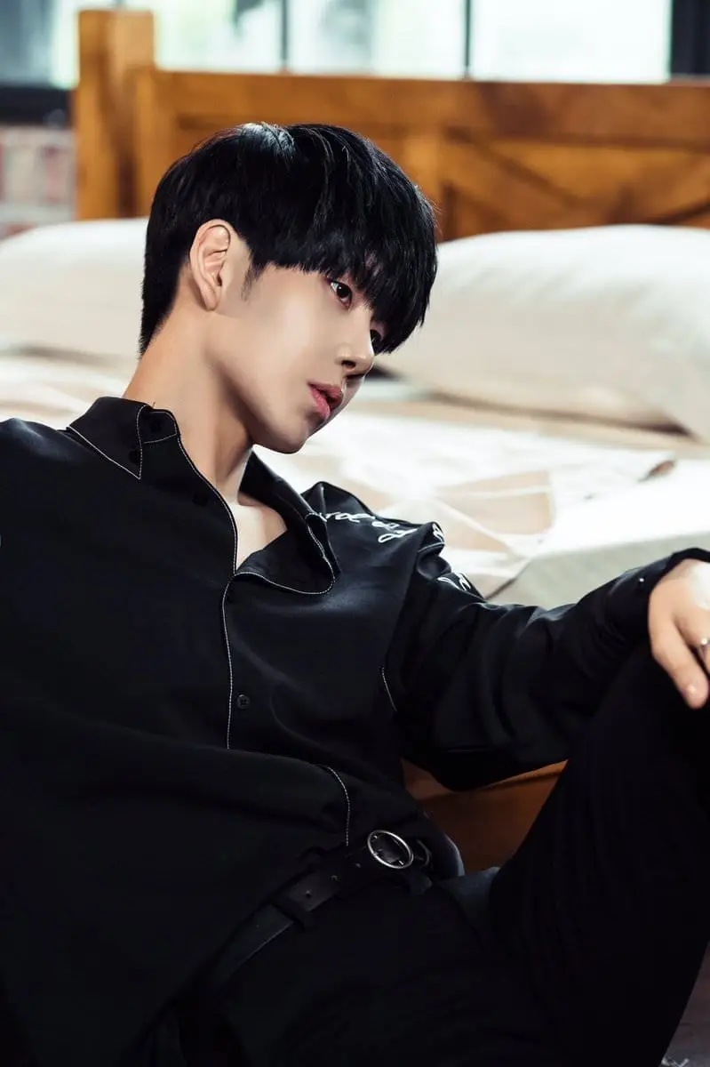 Vromance member Janghyun