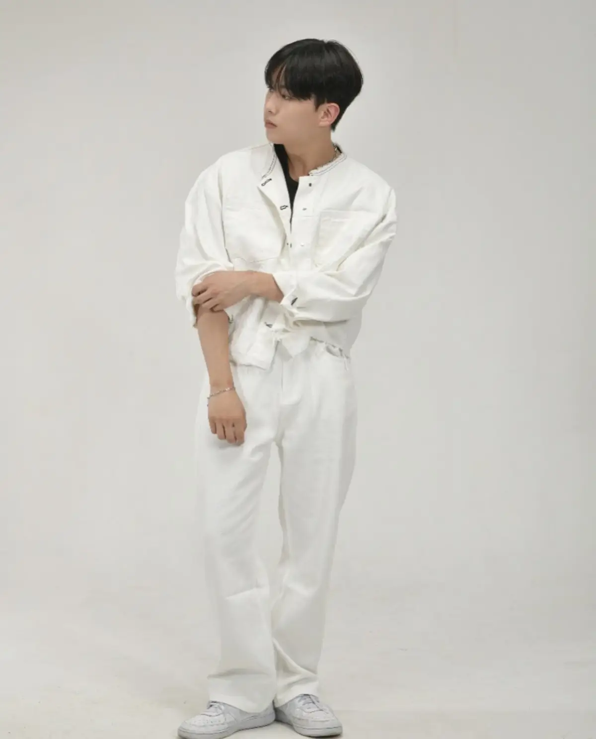 We1ne member Changhyun