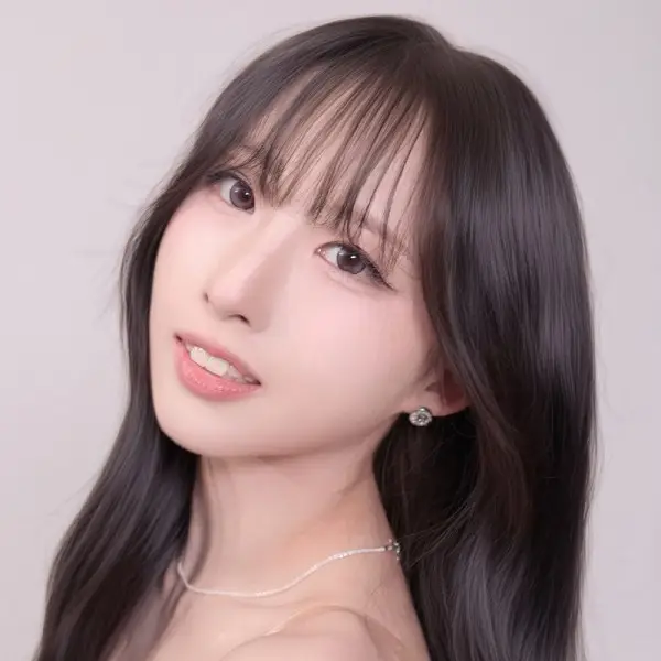 We;Na member Aya