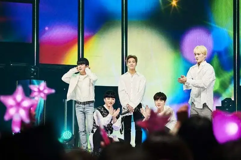 White Ocean members are Sian, Hyunwoo, Yeomin, NP, and Jitae.