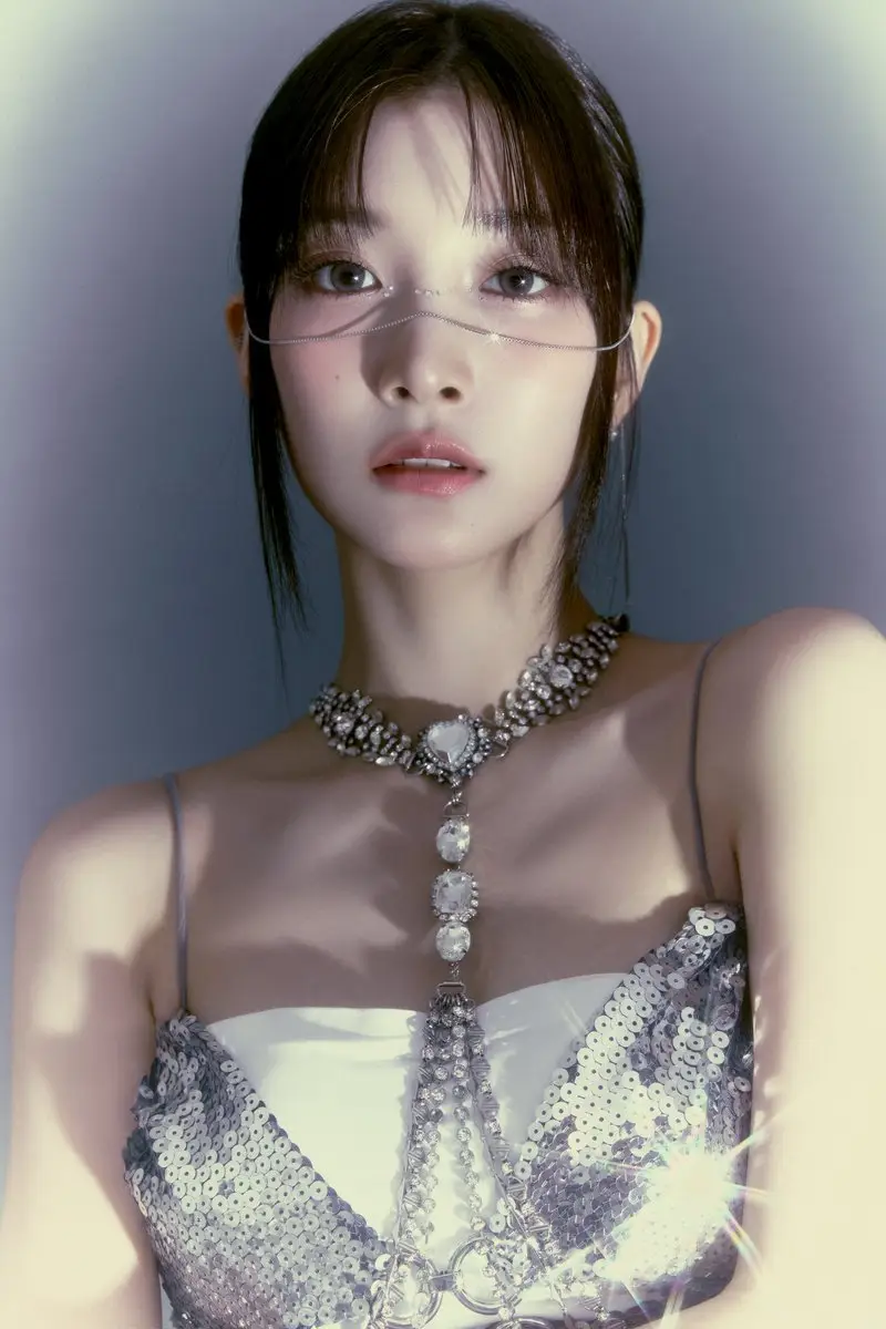 WOOAH member Minseo
