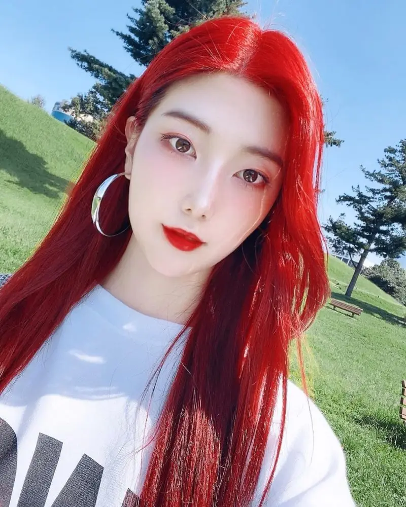YOURS former member Mina