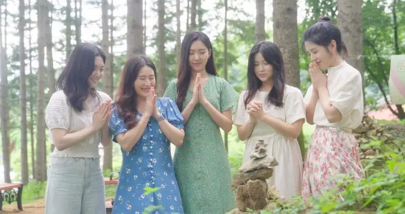 ZanHyang members are Soyoung, Sohee, Aryeon, Juhee, and Hyeri.